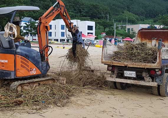 토목공사, 철거공사, 상하수도 배관 매설공사, 조경공사, 토공사 (석축, 흙막이, 정화조작업, 터파기,옹벽), 보강토작업 , 각종 중장비 공사 등등 전문.